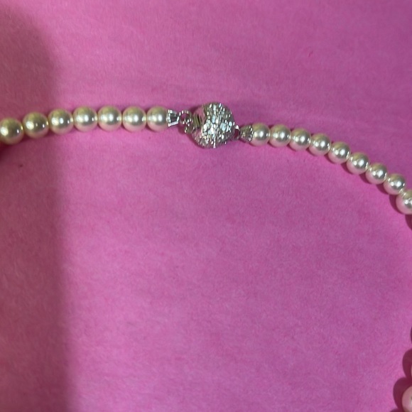 Pearl Necklace With Rhinestones 14” - Picture 3 of 3